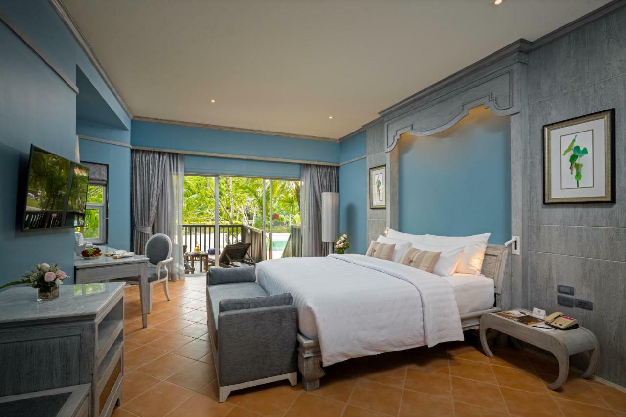 Quarto Deluxe com Cama de Casal ou 2 de Solteiro e Vista da Piscina