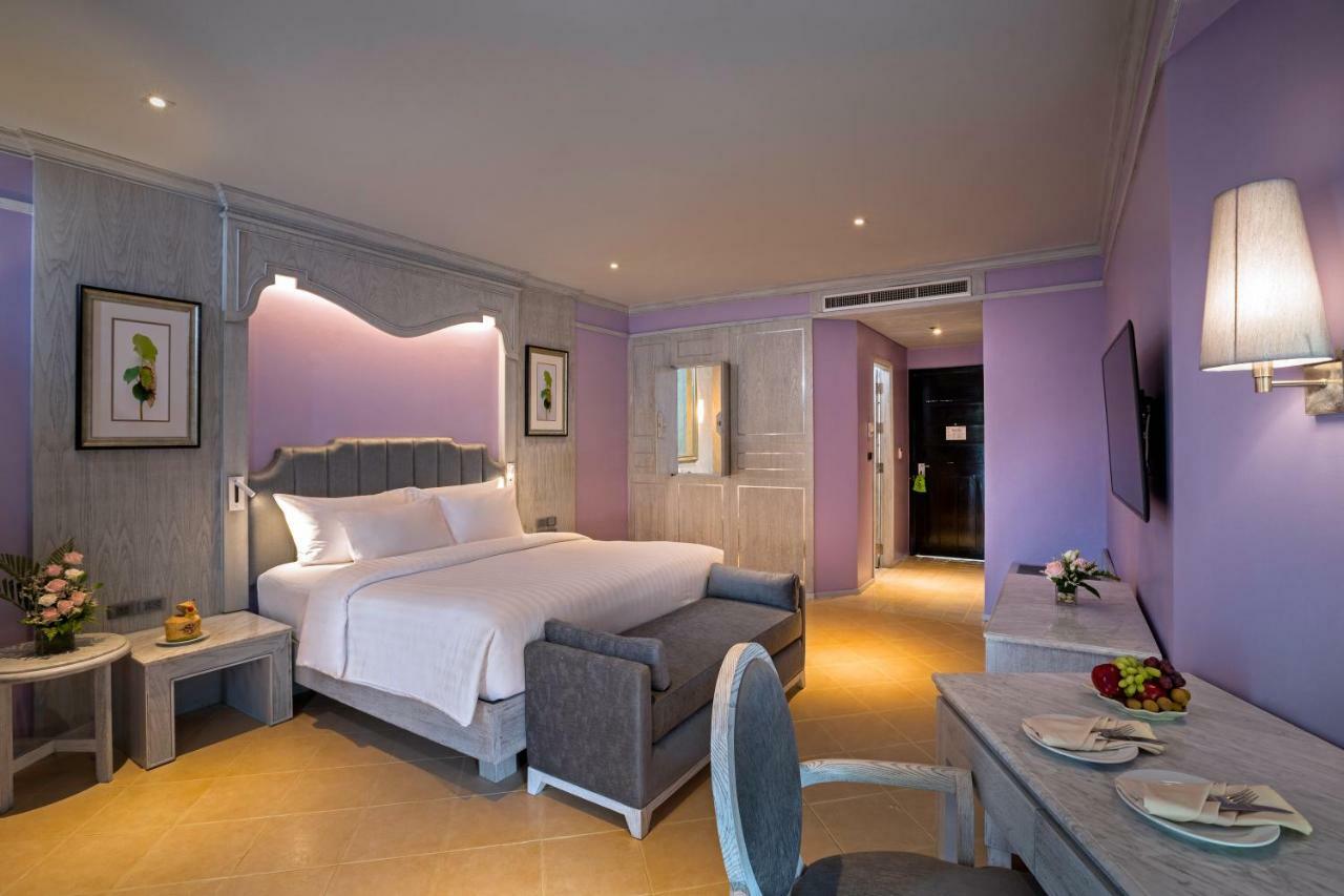 Grand Superior Seaview Room